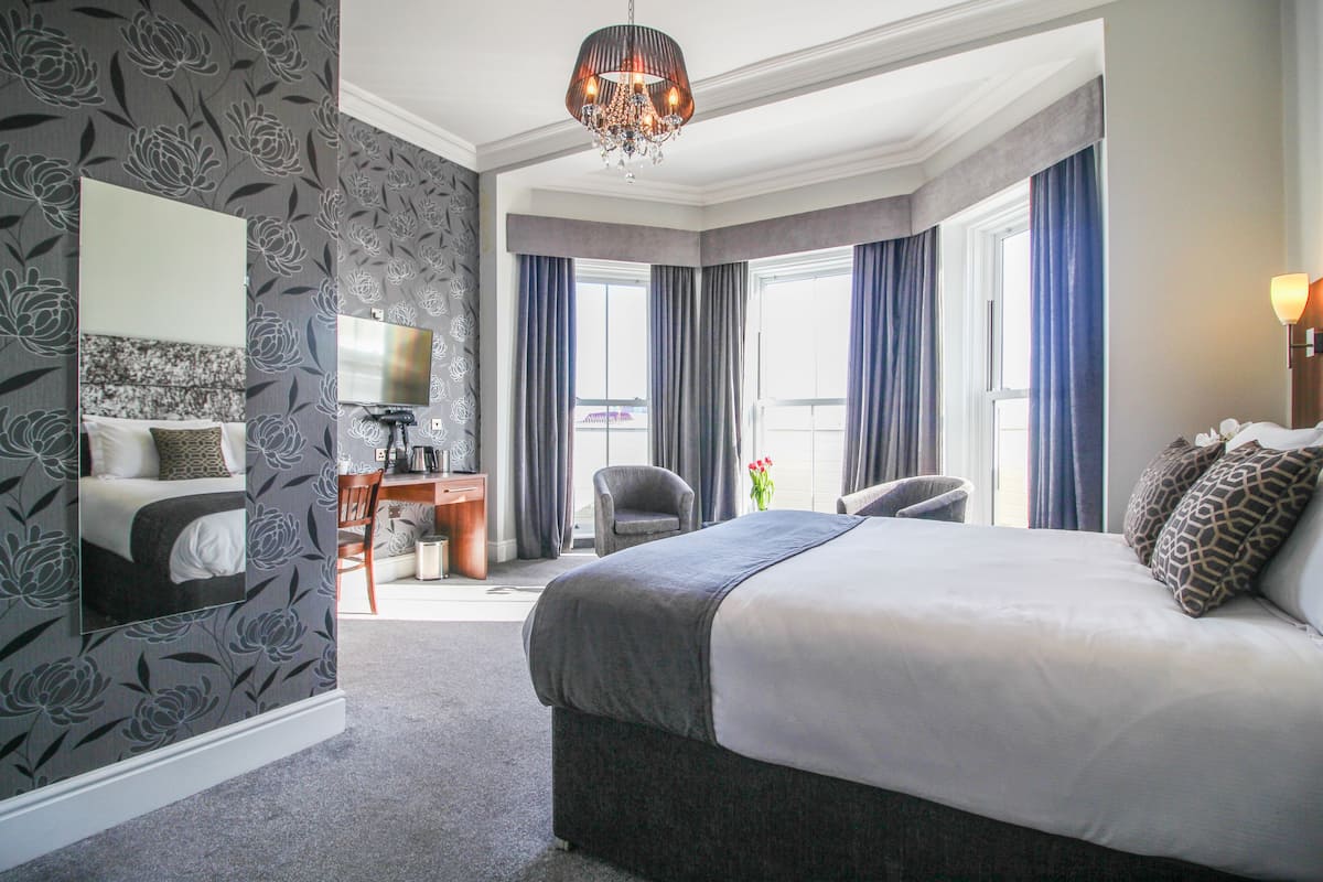 superior double room | individually decorated, individually furnished, desk, laptop workspace