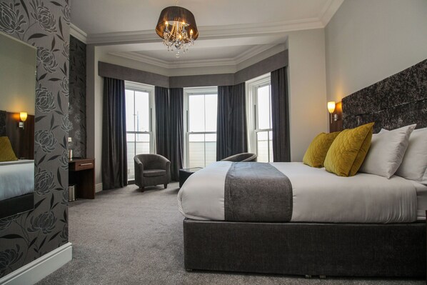 高級雙人房 | 獨特裝潢、布置獨特、書桌、筆電工作空間