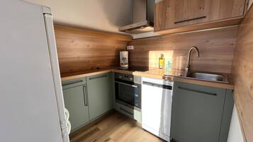 Réfrigérateur, micro-ondes, lave-vaisselle