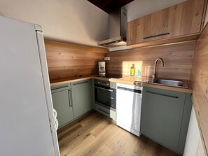 Kühlschrank, Mikrowelle, Geschirrspüler