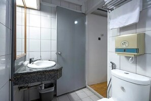 Bathroom - Penta Hotel (Singapore)