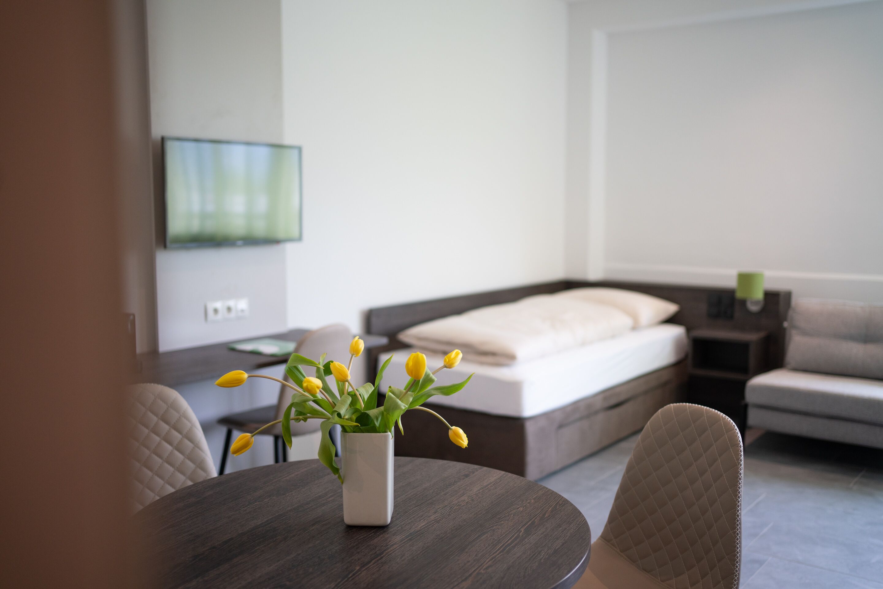 business triple room | living area | 32-inch flat-screen tv with satellite channels, tv, first-run films