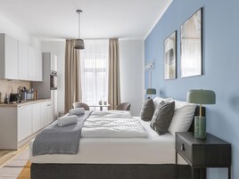 Suite L | 起居區 | 電視