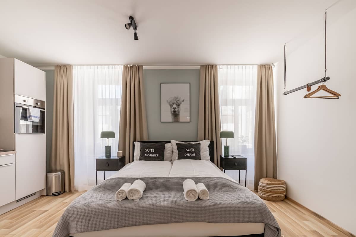 Suite M | Free WiFi, bed sheets