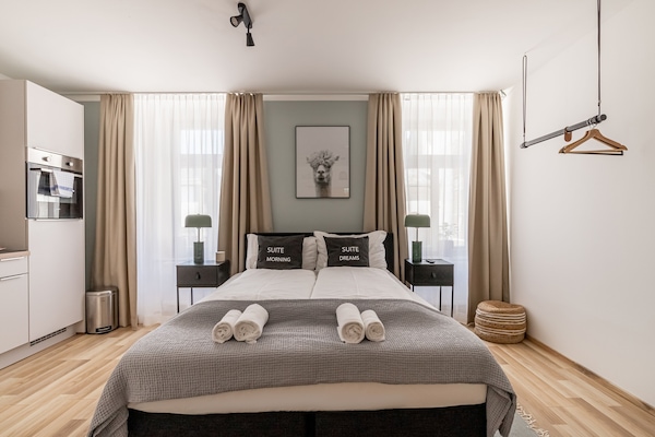 Suite M | Free WiFi, bed sheets