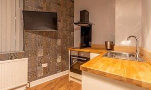 Deluxe Double Room | Private kitchenette | Electric kettle