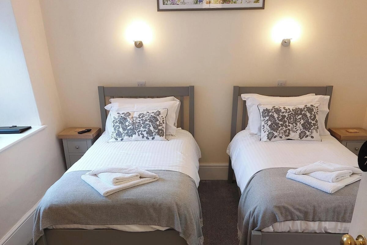 Egyptian cotton sheets, premium bedding, pillow-top beds