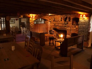 Interior - Red Lion (Exeter)