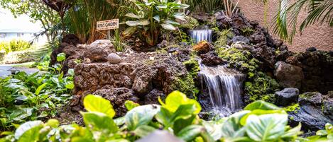 Condo, 2 Bedrooms | Property grounds