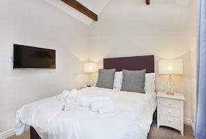 Apartment, 2 Bedrooms | 2 bedrooms, iron/ironing board, free WiFi, bed sheets - The Mitchell (York)