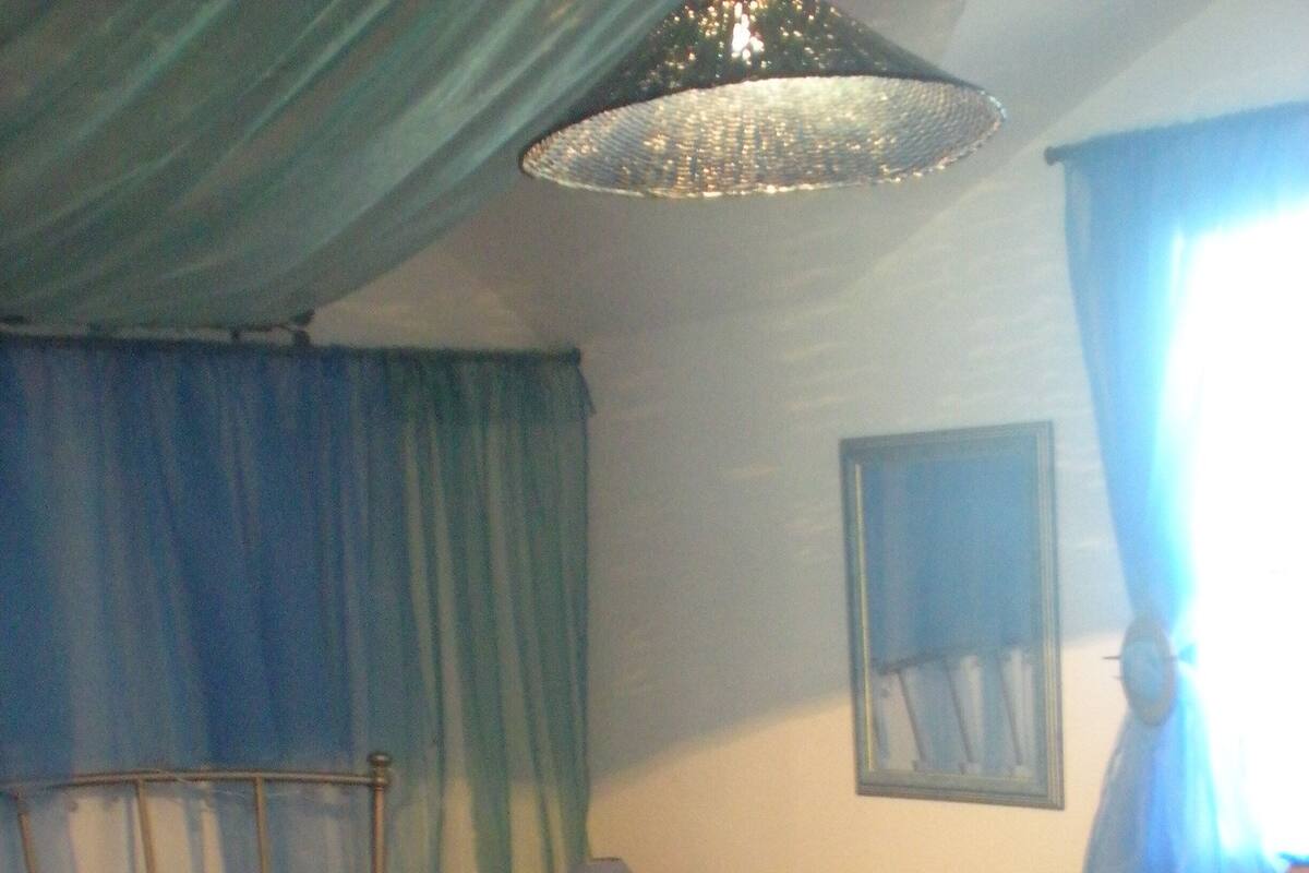 Individually decorated, individually furnished, bed sheets