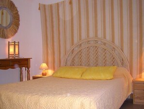 Individually decorated, individually furnished, bed sheets