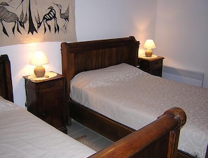 Individually decorated, individually furnished, bed sheets