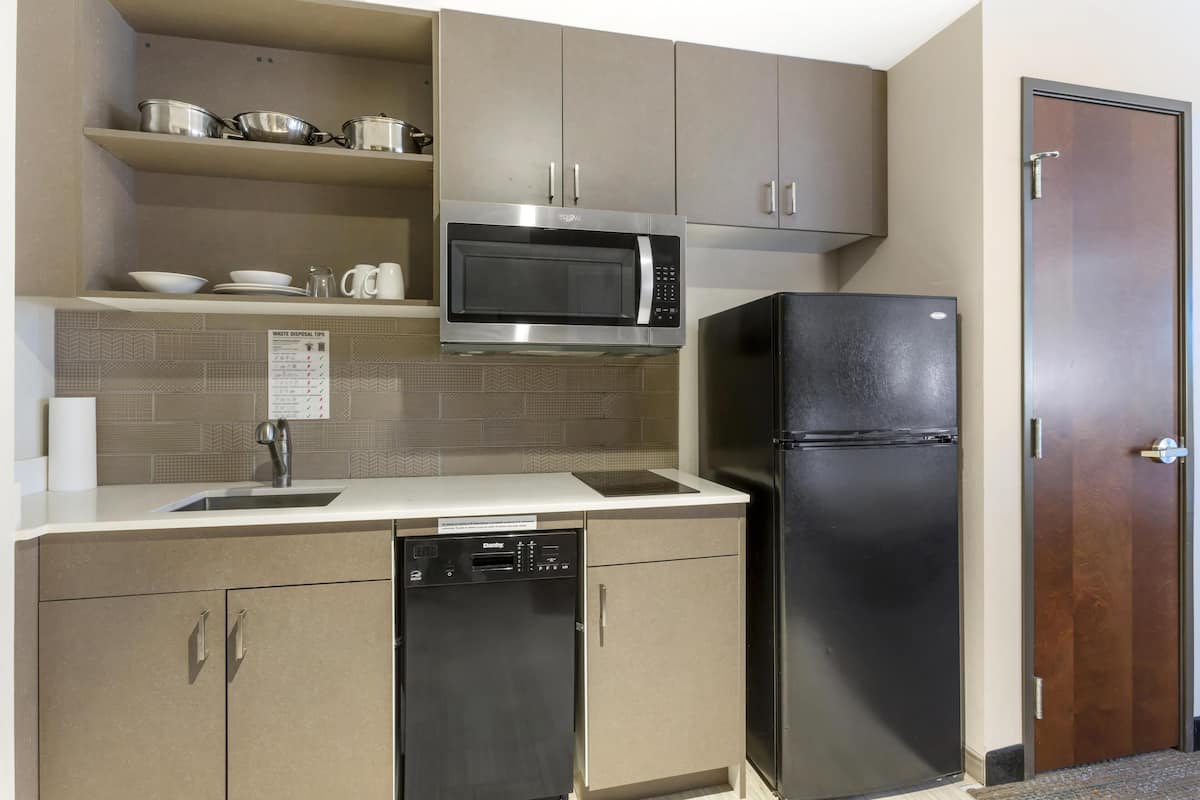 Microondas, cafetera/tetera