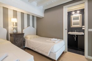 3 Schlafzimmer, Zimmersafe, BĂŒgeleisen/BĂŒgelbrett, WLAN