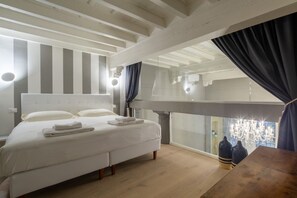 3 bedrooms, in-room safe, iron/ironing board, WiFi
