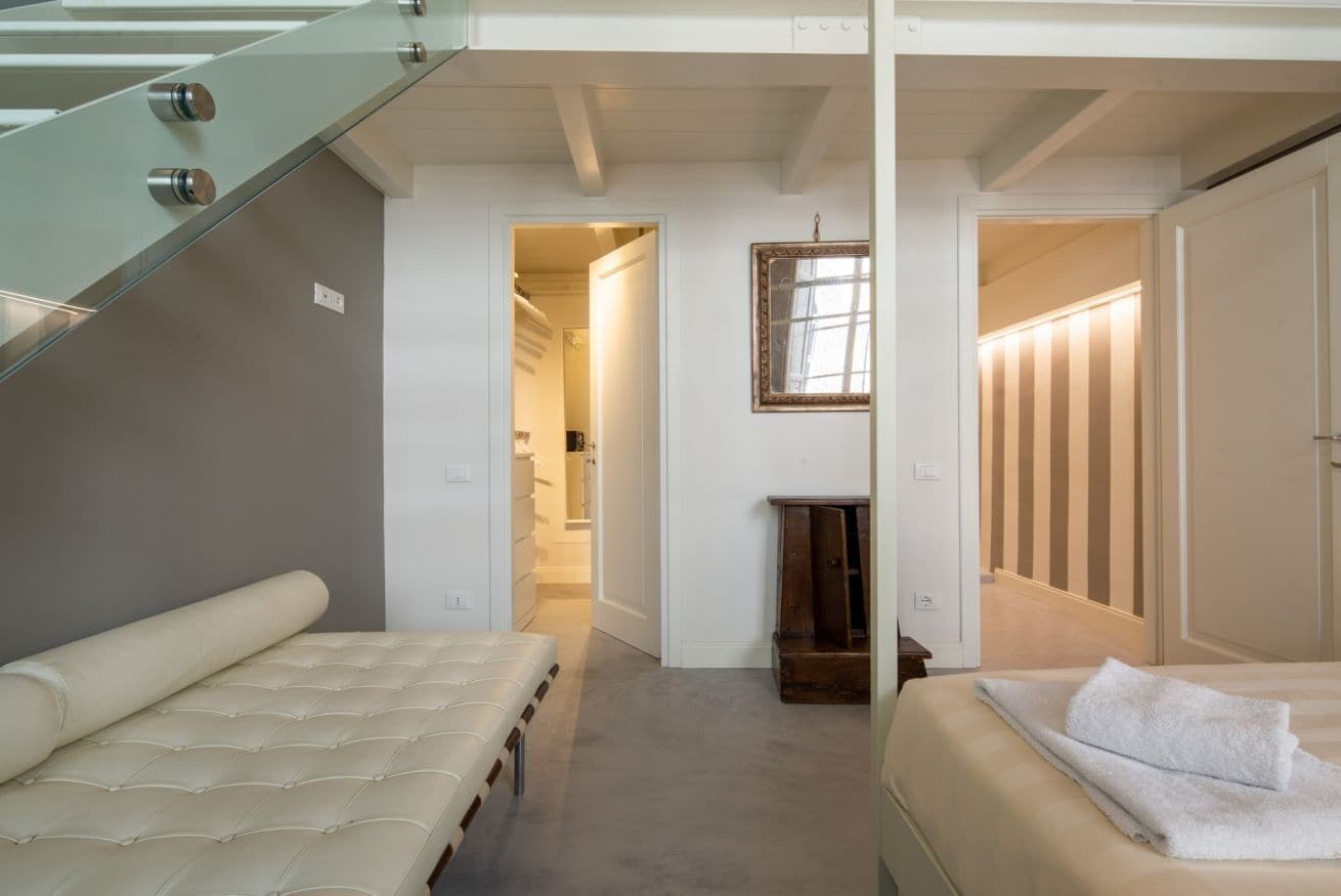 3 slaapkamers, een kluis op de kamer, een strijkplank/strijkijzer, wifi
