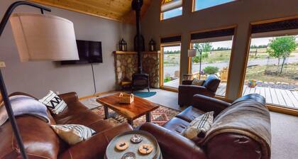 Nykyaikainen vuorikoti, josta on upeat näkymät ja ihanteellinen sijainti