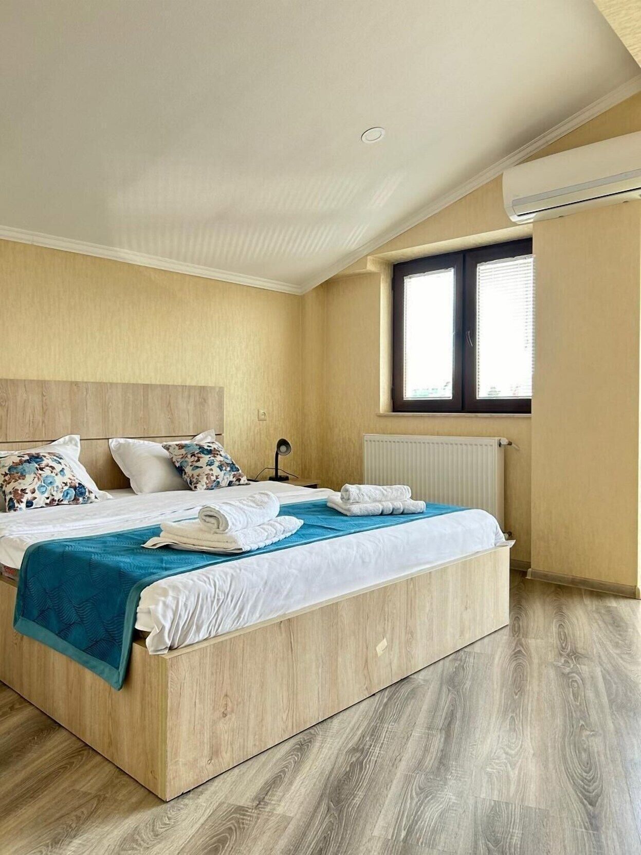 Habitacions insonoritzades, wifi gratuïta i roba de llit 