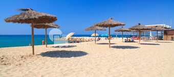 Apartamento de Verano con Piscina, AACC y Parking · UHC VISTAMAR