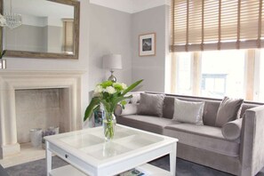 獨棟房屋, 4 間臥室 (Sleeps 11) | 酒廊