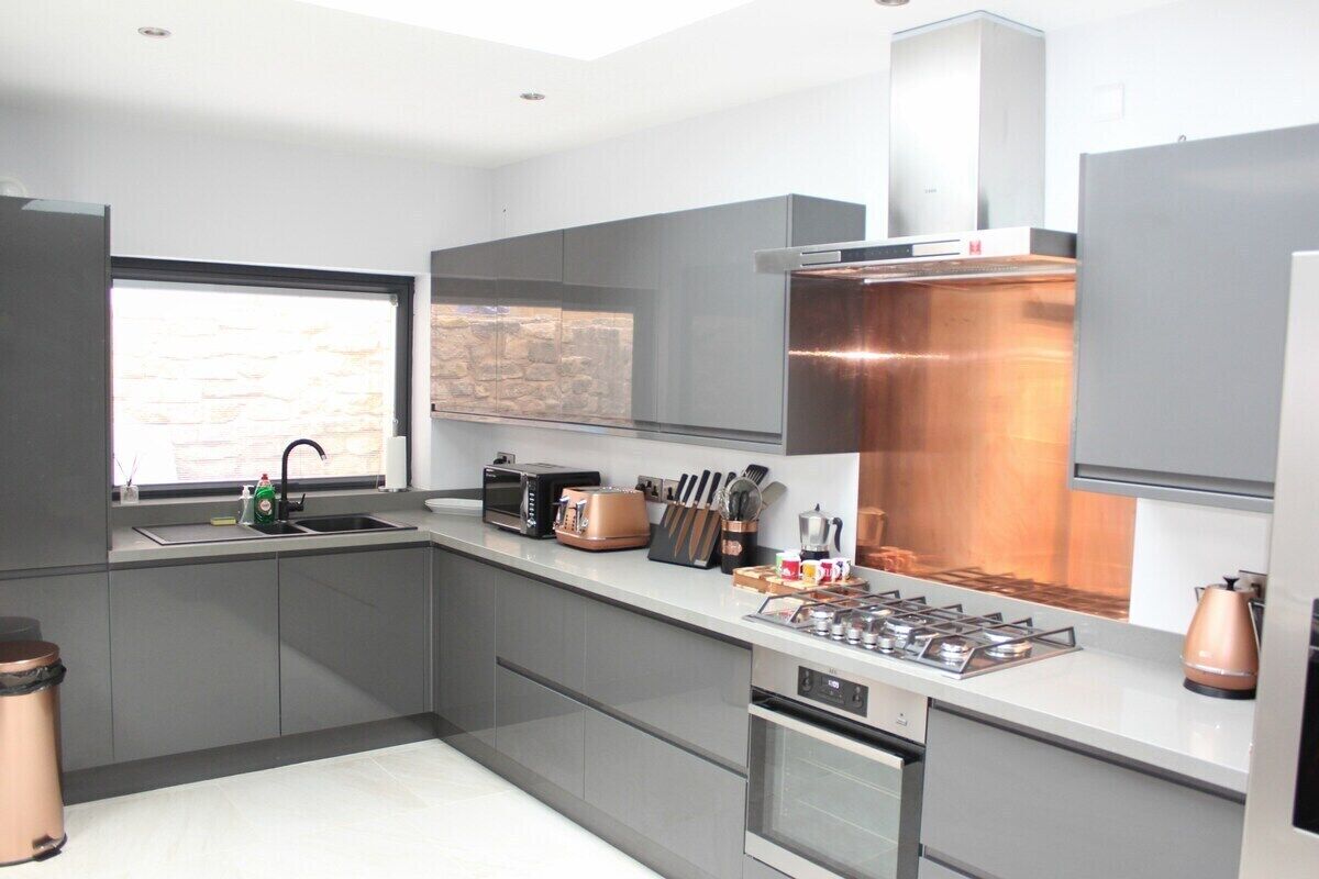 House, 4 Bedrooms (Sleeps 11) | Shared kitchen