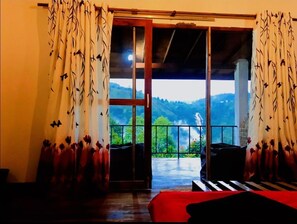 Dobbeltrom – standard | Skrivebord og wi-fi (inkludert)