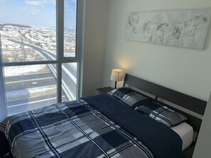 2 habitaciones, tabla de planchar con plancha y wifi gratis 