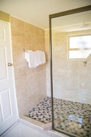 Artículos de higiene personal gratuitos, toallas, jabón y champú