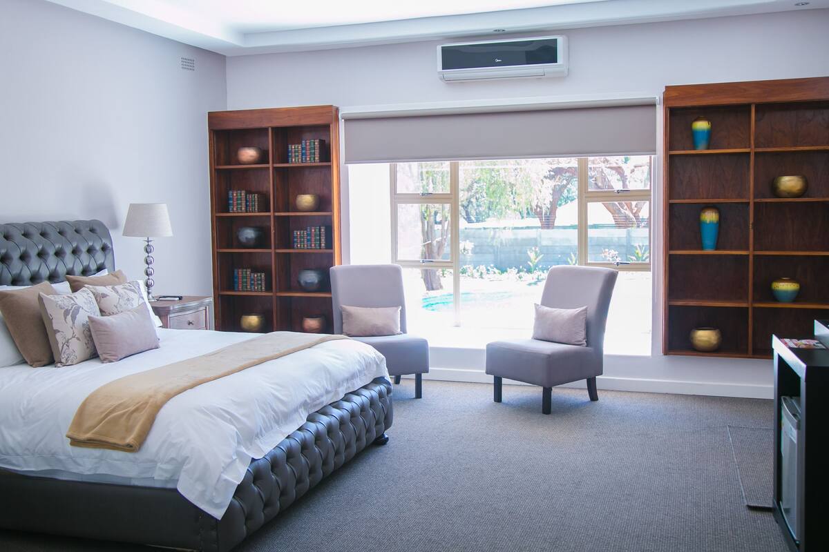 In-room safe, iron/ironing board, free WiFi, bed sheets