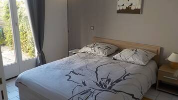 1 間睡房、熨斗/熨衫板