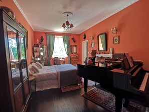 ロマンティック ルーム 2 ベッドルーム | 低反発ベッド、客室ごとに異なる装飾、客室ごとに異なるインテリア、デスク