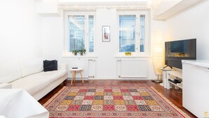 Unclassified image, 2 of 13, button - WeHost Kalevankatu 44 A 2 (Helsinki)