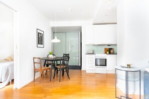Apartment | Makan dalam bilik