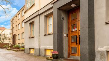 Majoituspaikan sisäänkäynti