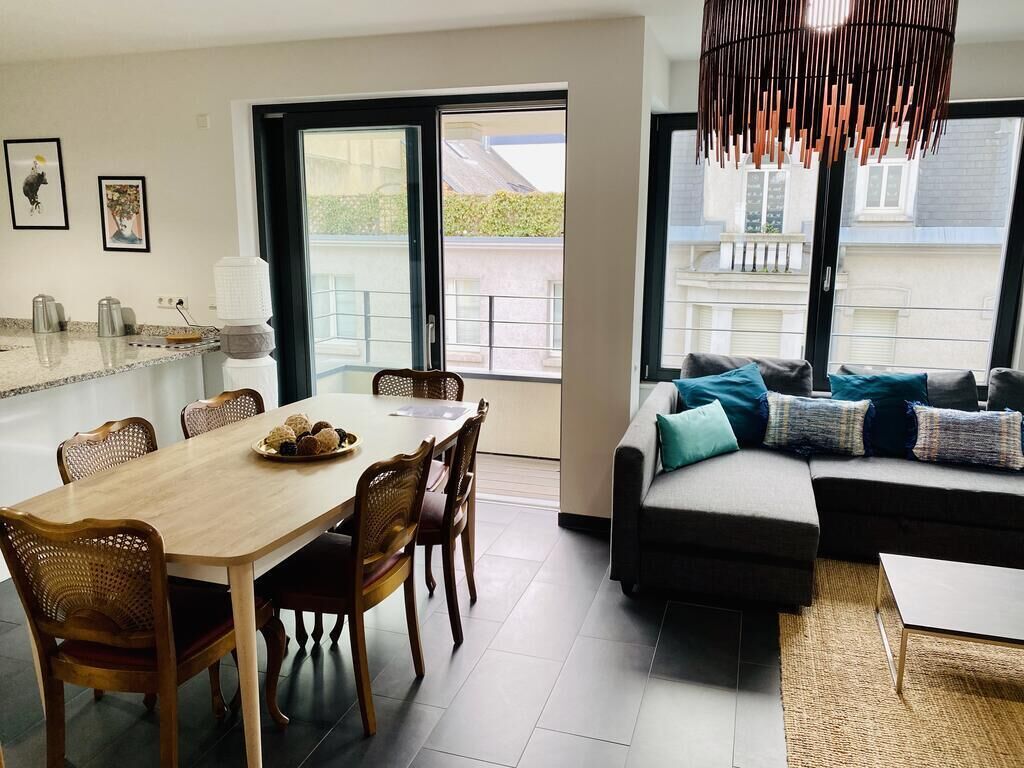 Appartement Luxe, 2 chambres, balcon | Coin séjour | Télévision à écran plat, Netflix, services de streaming