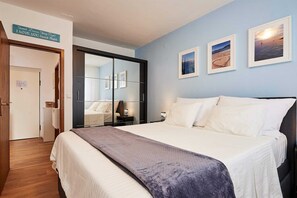 1 bedroom, bed sheets