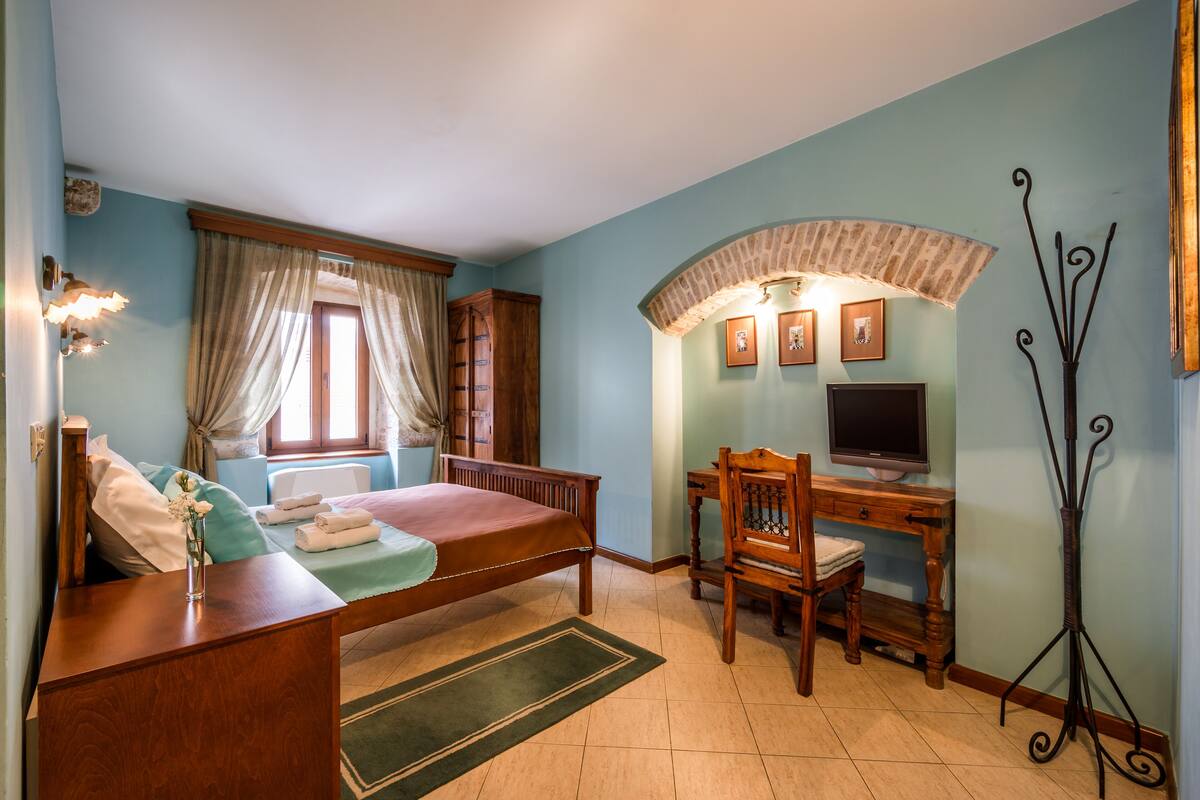 Comfort Double Room | Premium bedding, soundproofing, iron/ironing board (on request)