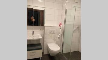 Luxury Apartment, 2 Bedrooms, Terrace | Bathroom | Shower, towels