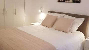 Luxury Apartment, 2 Bedrooms, Terrace | 2 bedrooms, iron/ironing board, free WiFi, bed sheets