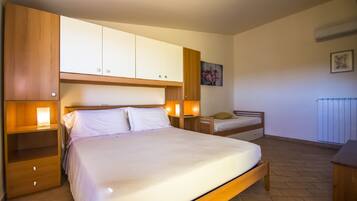 3 bedrooms, free WiFi, bed sheets