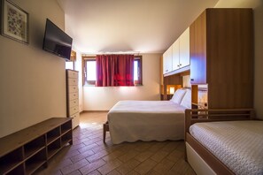 3 bedrooms, free WiFi, bed sheets