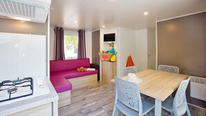 Lodge 32m2 | Living area - Camping La Nouzarede (Joyeuse)