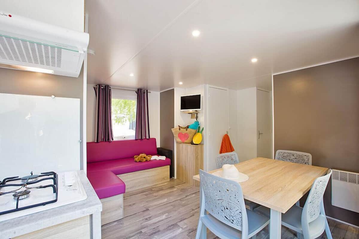 Lodge 32m2 | Living area | Flat-screen TV