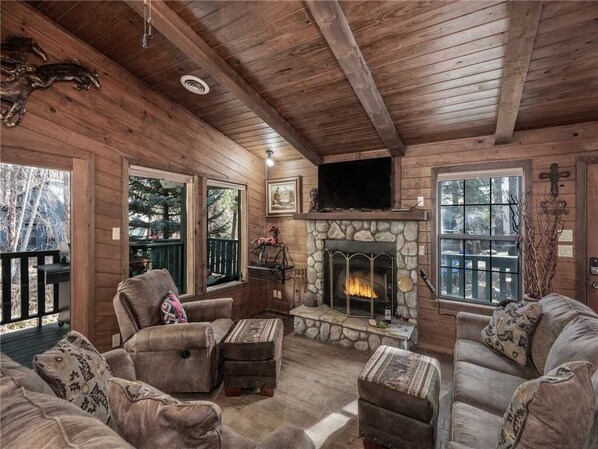 Cabin, Multiple Beds, Hot Tub | Living room