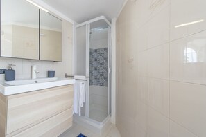 Villa, 5 Schlafzimmer | Badezimmer | Dusche, Haartrockner, Bidet, Handtücher