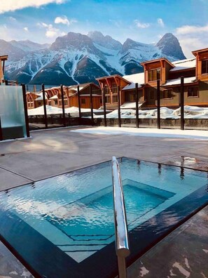 The hot tub is officially Re-open. - Spring Creek 3F 1600sf Corner 3BR/2BTH (Canmore)