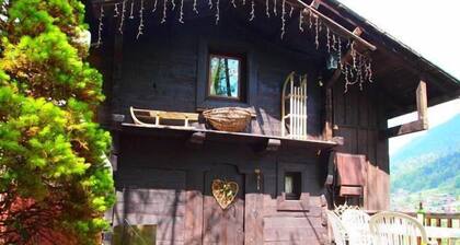 An Authentic Chalet near the cable car in Saint-gervais-les-bains