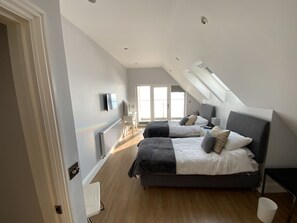 4 Schlafzimmer, Bügeleisen/Bügelbrett, Reisekinderbett, kostenloses WLAN