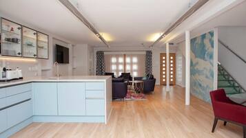 Apartment, Private Bathroom (TCH) | Shared kitchen